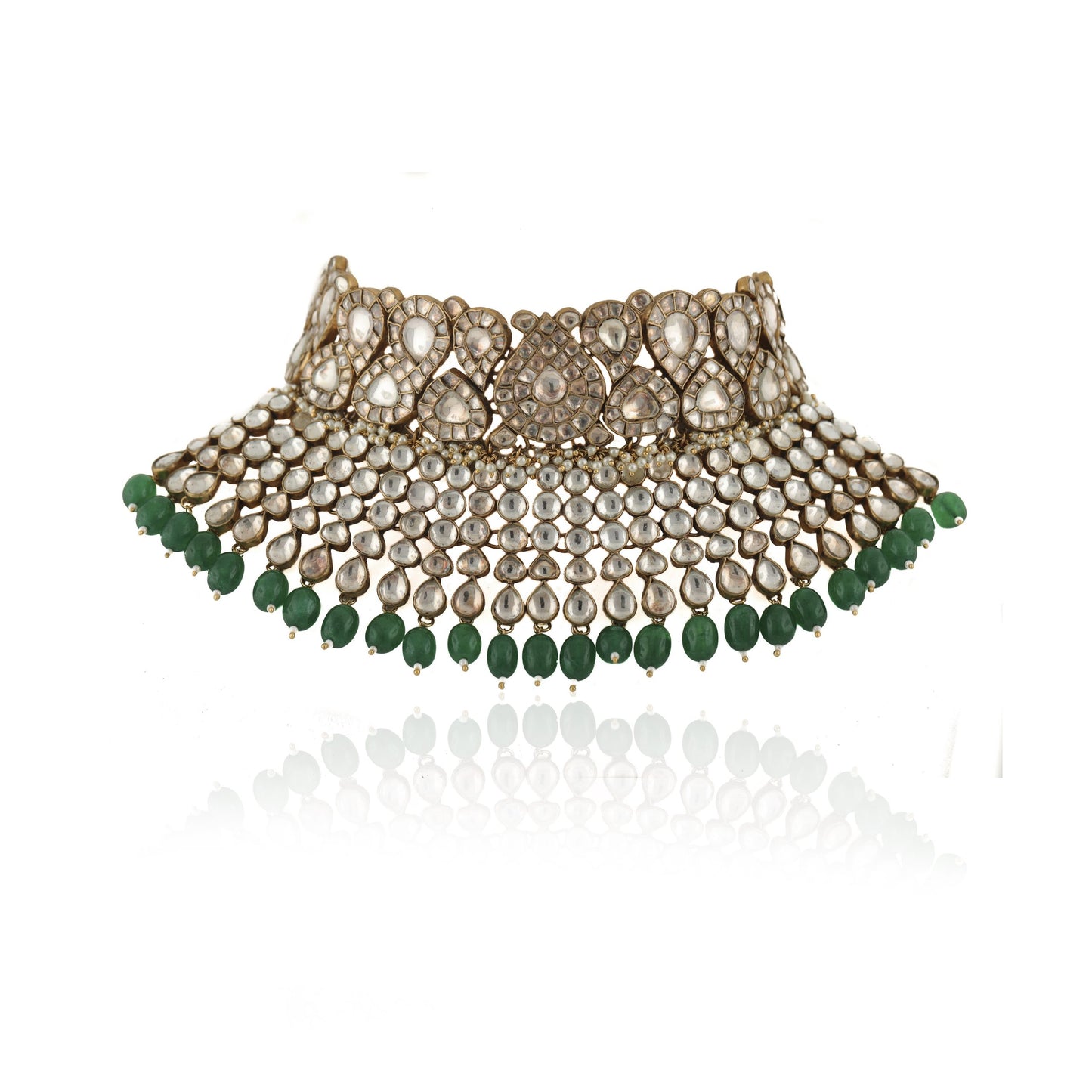 WHITE STONE NECKLACE BEADED WITH GREEN BEADED HANGINGS