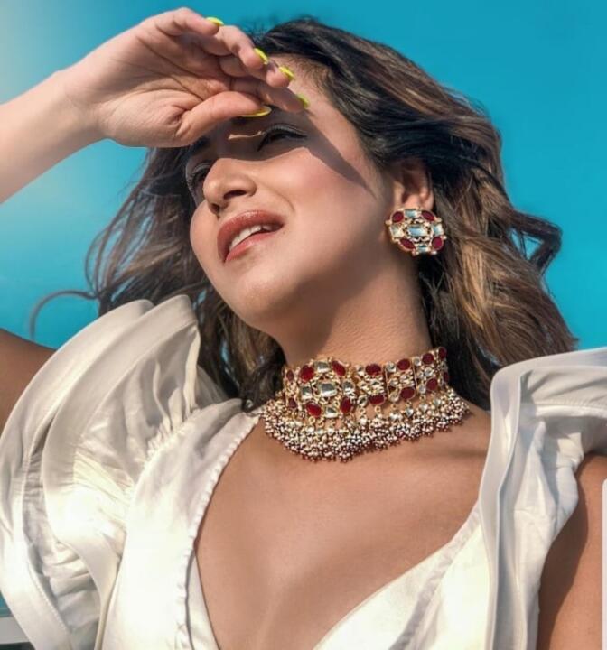 Beautiful Necklace Of Red And White Jadtar Studded