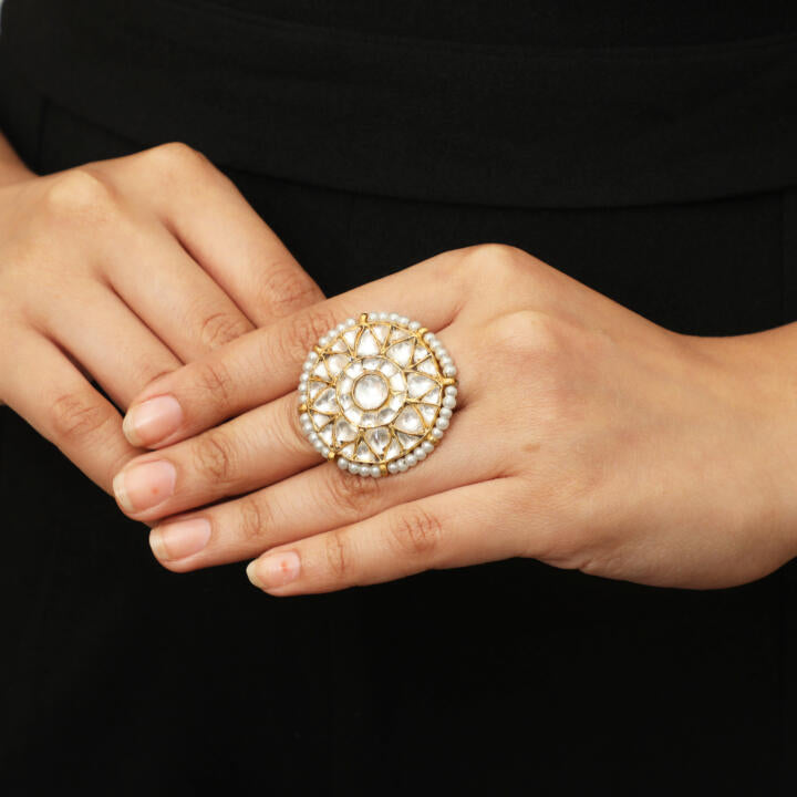 Jadatr Stone Ring With Pearl Border
