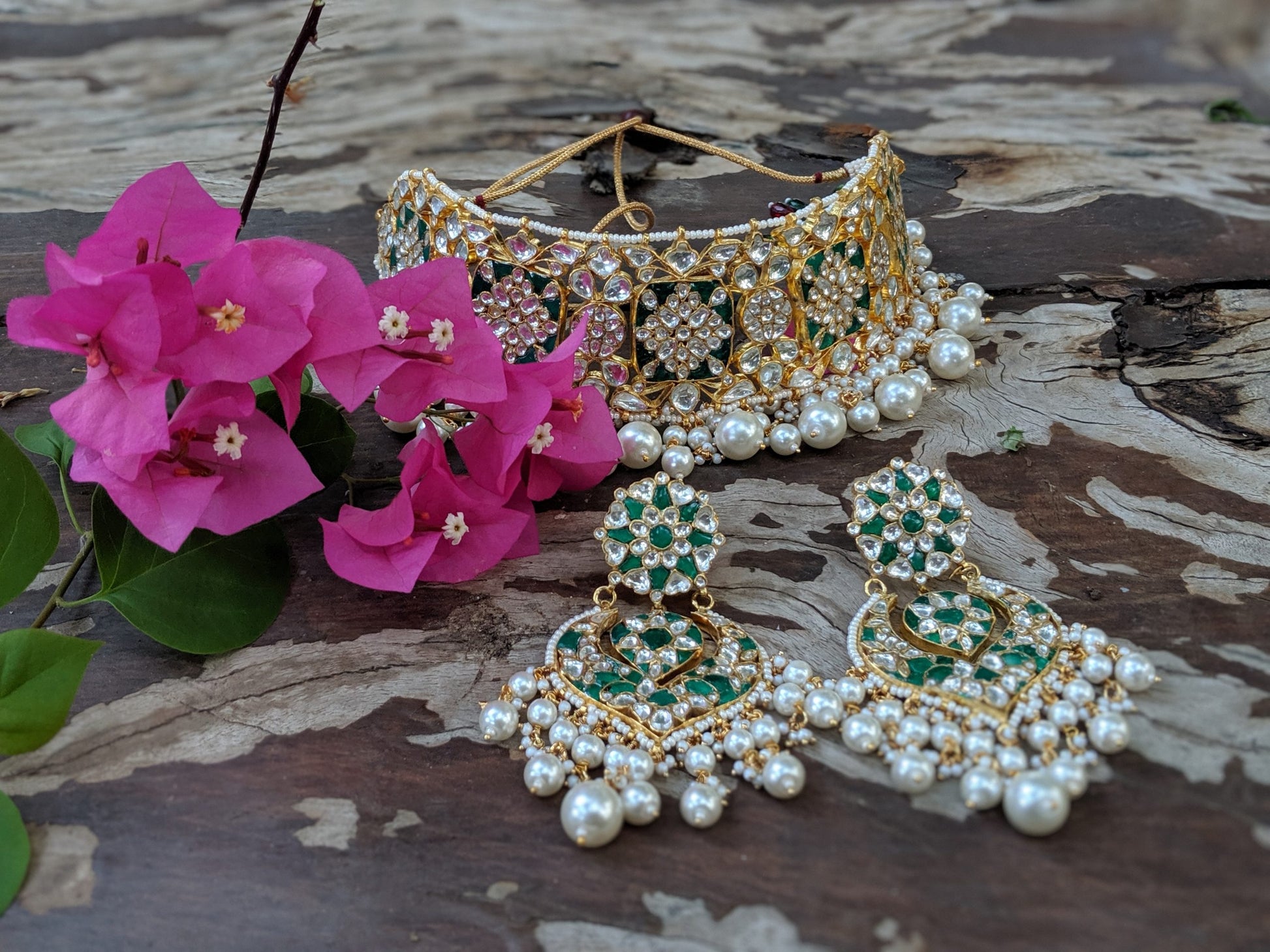 Gold Plated GREEN AND WHITE NECKLACE SET