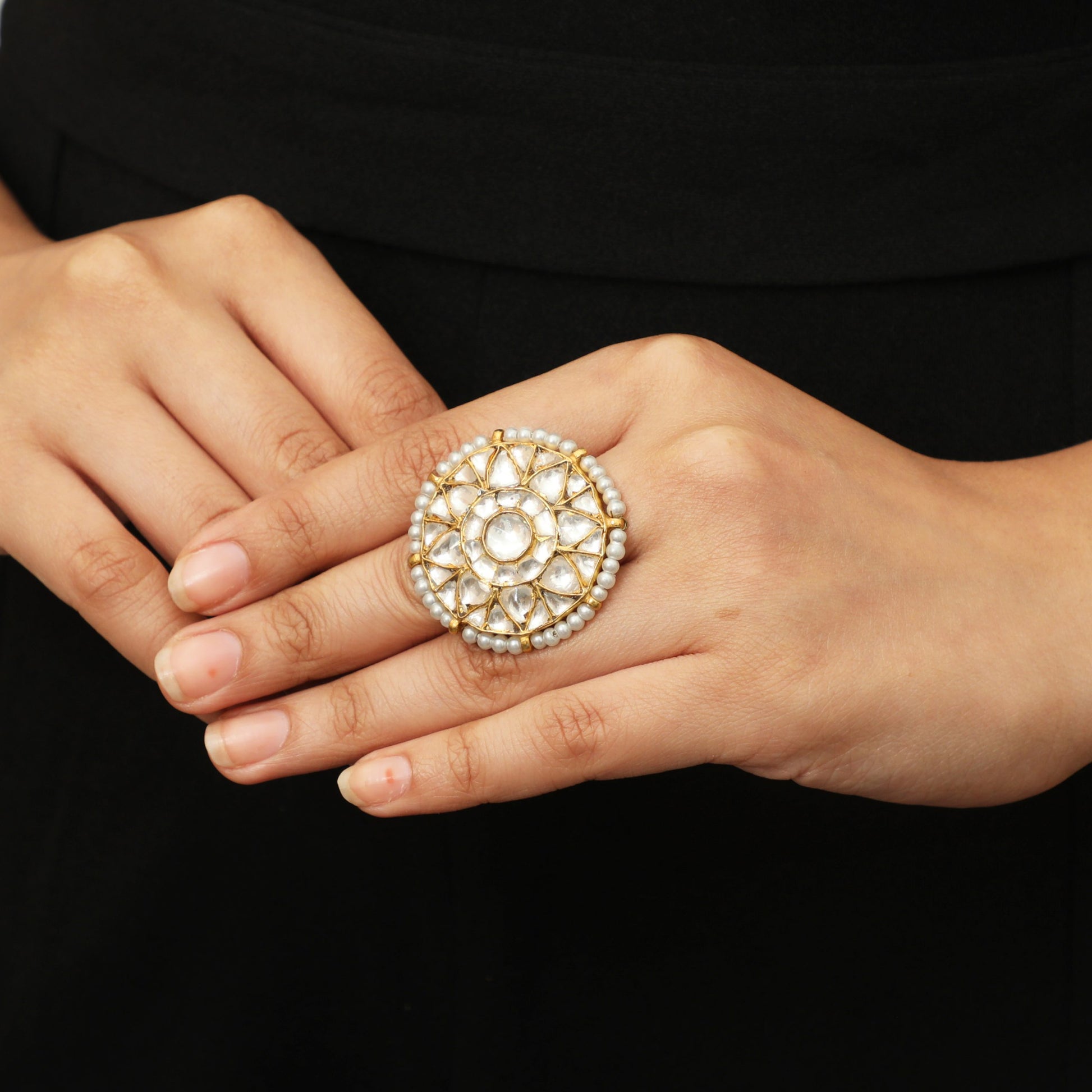  JADATR STONE RING WITH PEARL BORDER