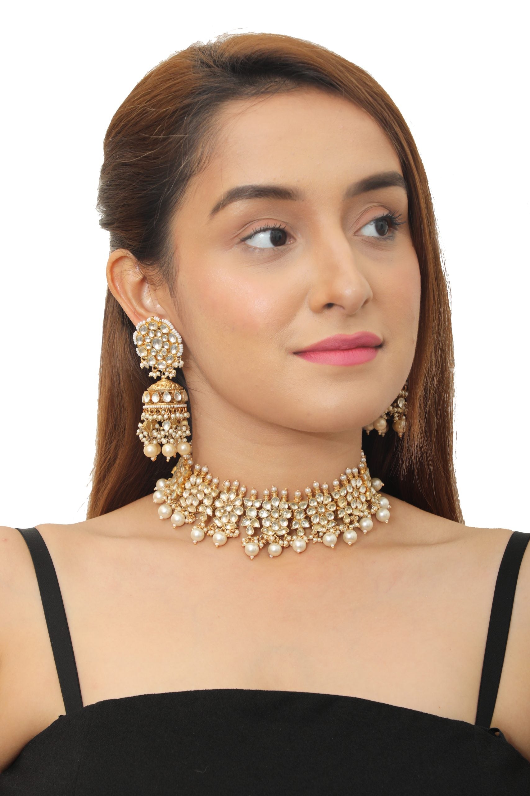 WHITE FLOWER WITH JADTAR STONE NECKLACE SET