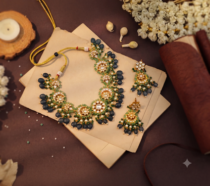 Dressy yet classic necklace with trendy pastel beads