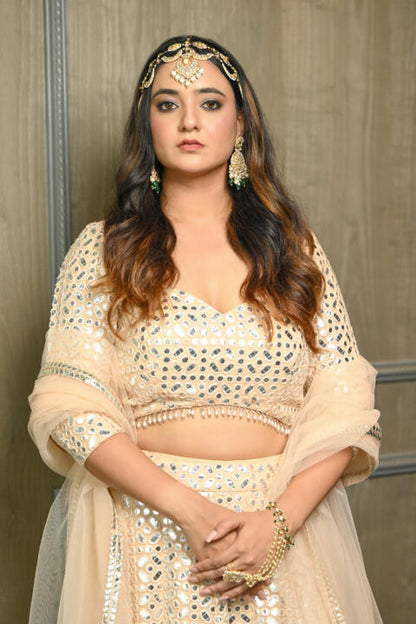 White Chand Shaped Mathapatti