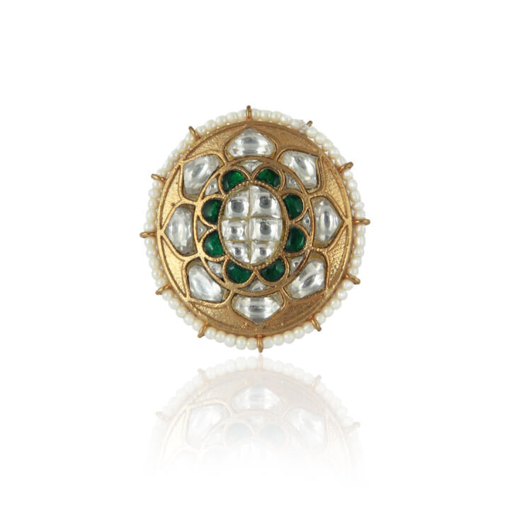 Ovel Shape Ring With Green And White Stones