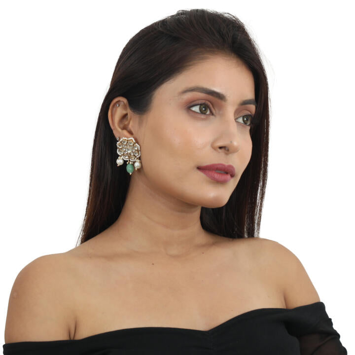 Round  Small Pendent With Sea Green And White Moti Line Atteched  Necklace With Tops