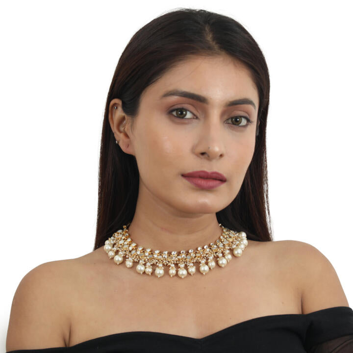 Mother Of Pearl Necklace With Pearls And Round Tops