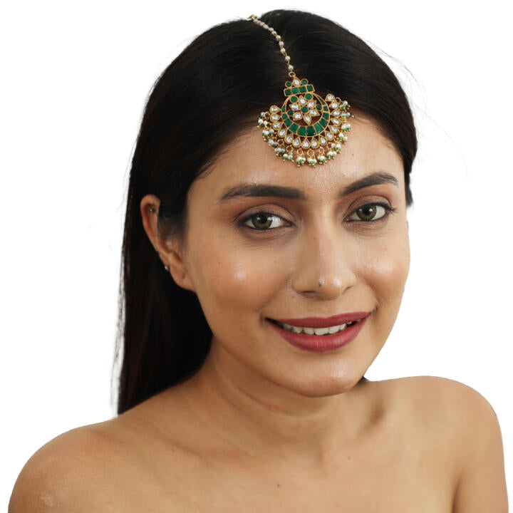 Green Stone Tikka With Green Hangings
