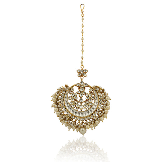 Jadtar Stone Maangitkka With Pearls