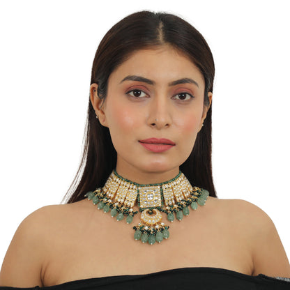 Geomatrical Necklace Set With Earings In Emerald And Sea Green Beads