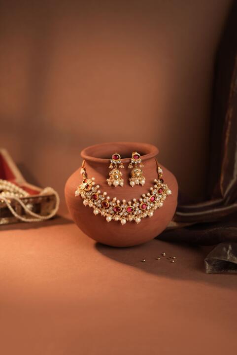 Rose pink stone with pearl beaded choker set