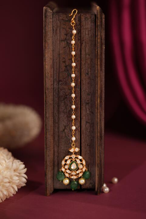 Green meenakari tikka
