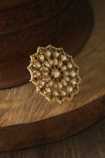 Green and red tone jadtar ring