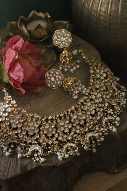White gold plated Necklace set with pearl