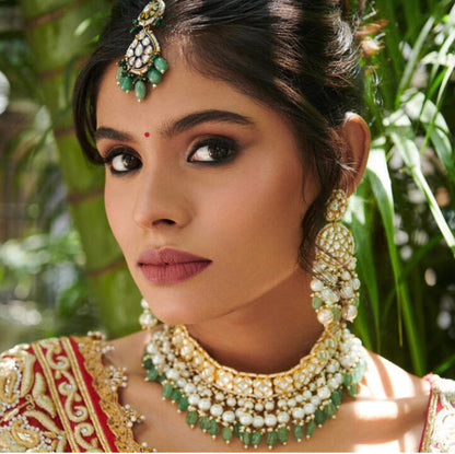 White Jadtar Stone With Sea Green Beads Choker Set