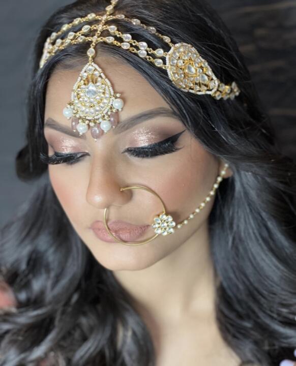 White Three Layer Mangtika