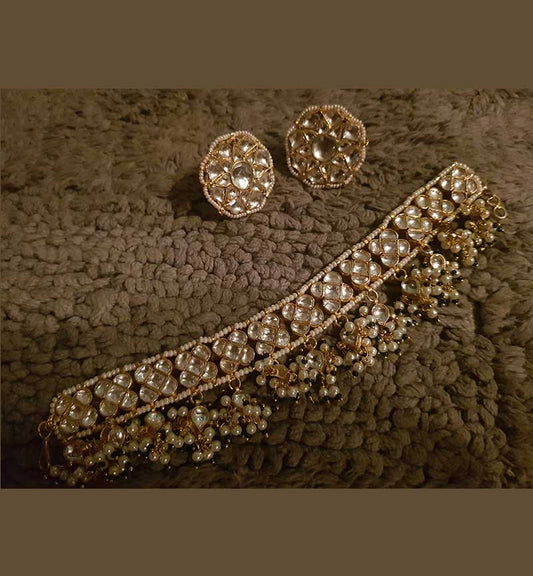 Classy chocker necklace with matching tops