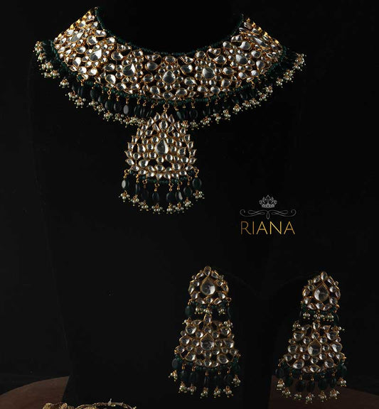 White & Green necklace set