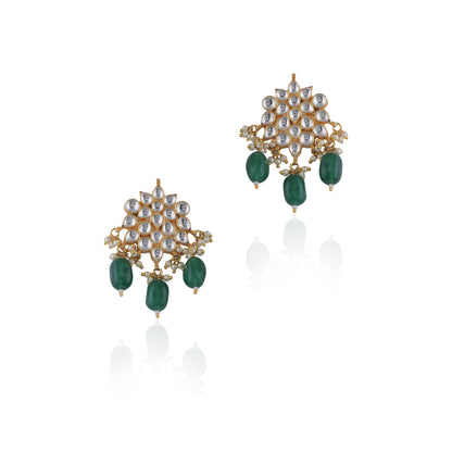 Neclace Set Beaded With Delicate Strings Of Pearls And Emerald Beads