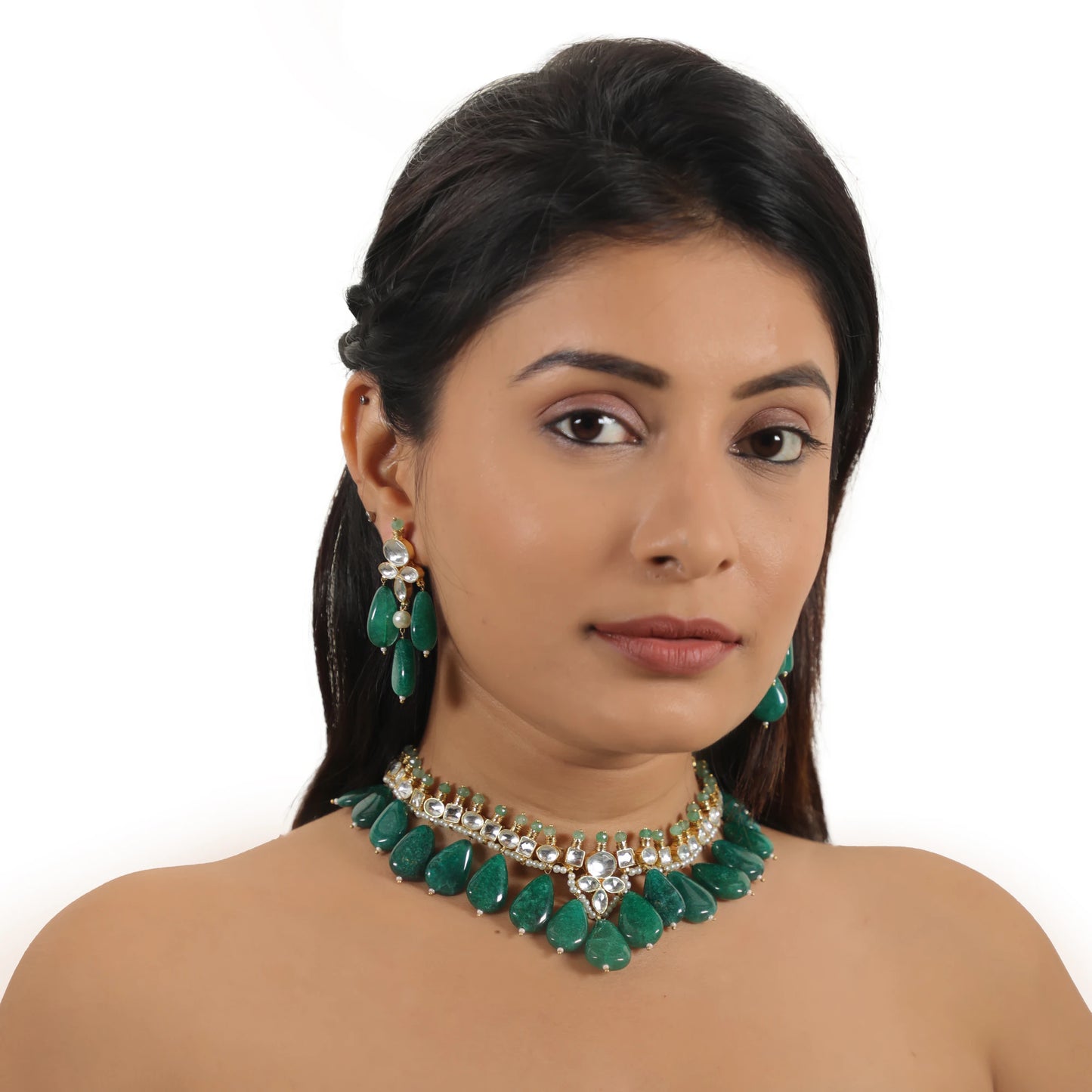 Green Emerald Leaf Shape Beads White Jadtar Gold Plated Necklace Set