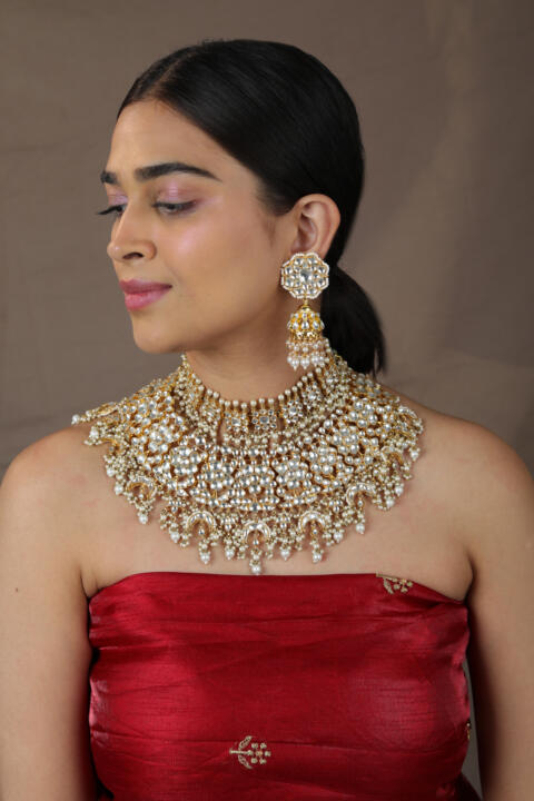 WHITE FLORAL INDIAN TRADITIONAL WEAR BRIDE SPECIAL DOUBLE LAYERED NECKLACE WITH JHUMKI