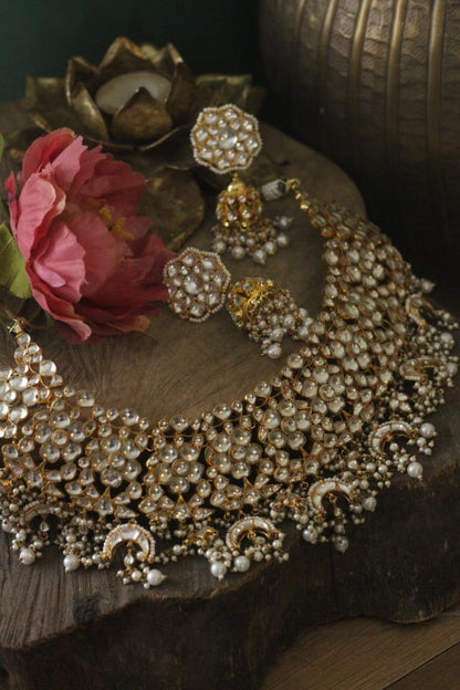 White gold plated Necklace set with pearl