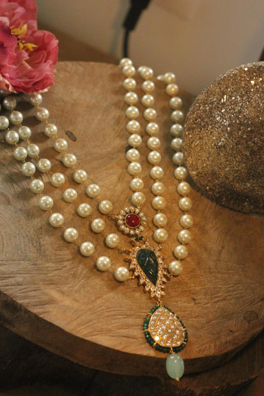 Royal pearl necklace maala with handcrafted emerald green motive