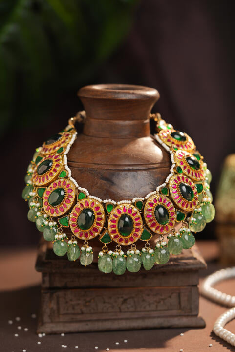 Mozonite necklace set with big emerald stone drops and jade hangings