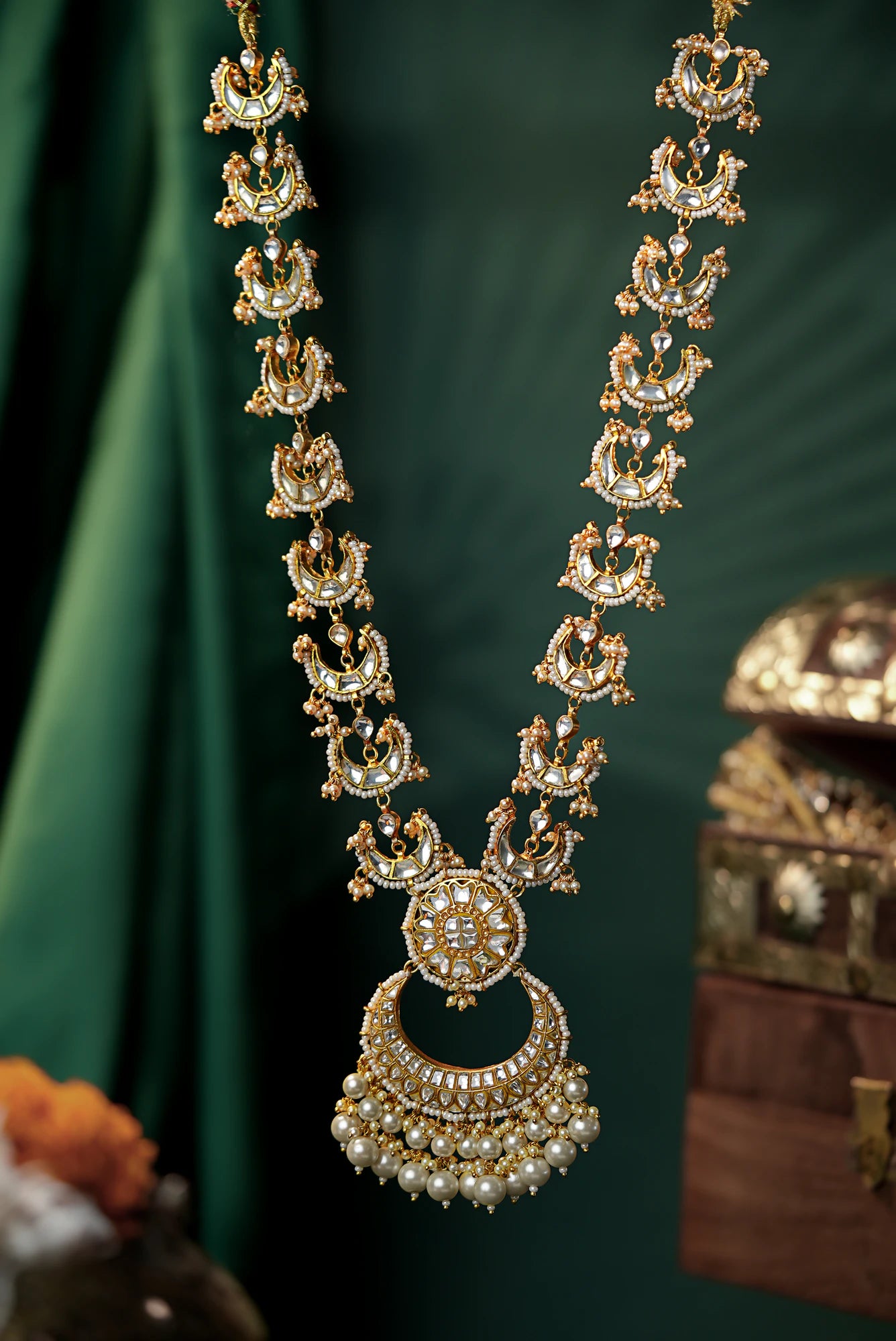 Long royal pendant necklace