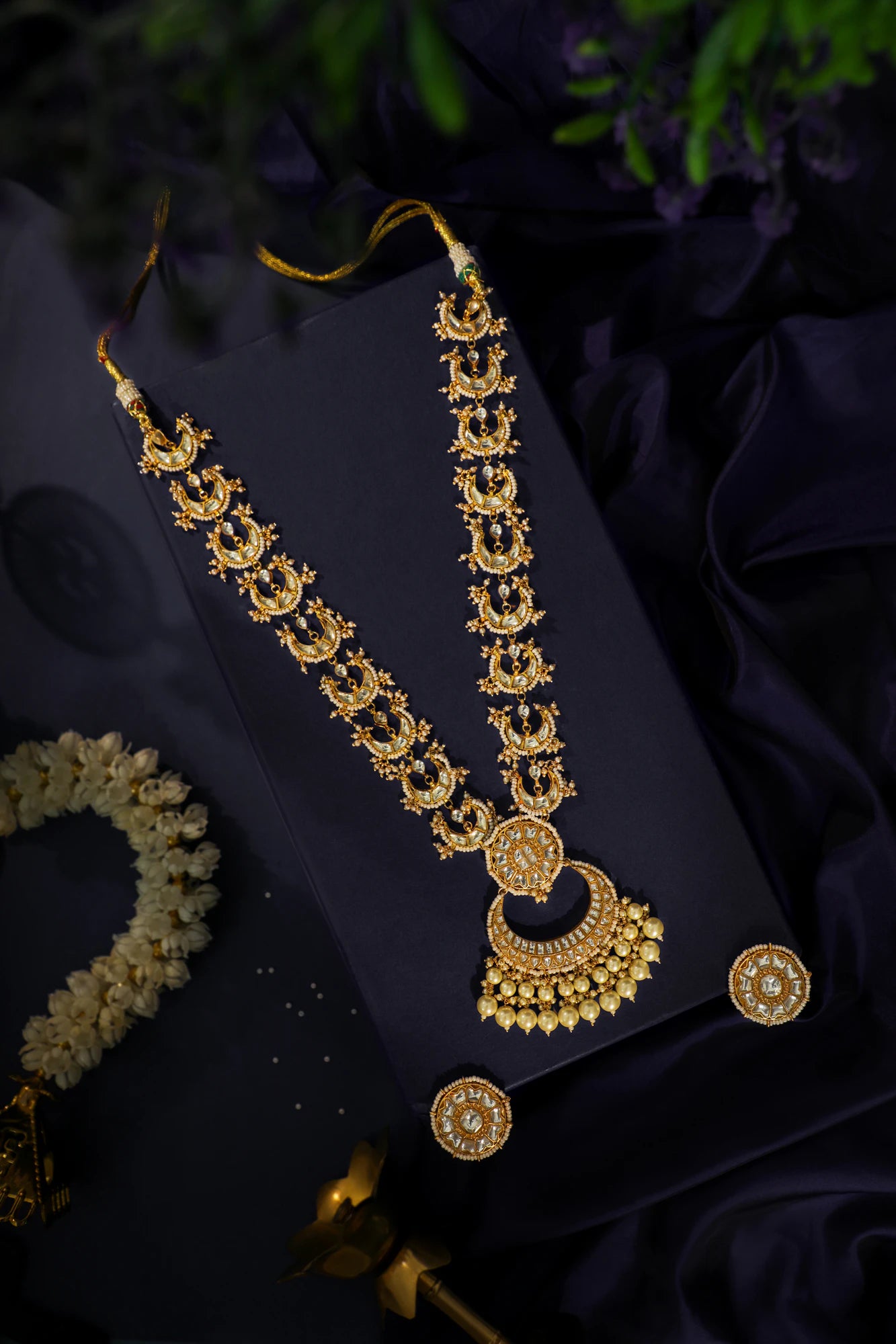 Long royal pendant necklace