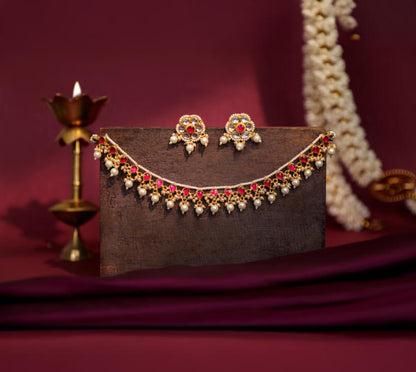 Delicate yet minimalistic single line festive wear necklace