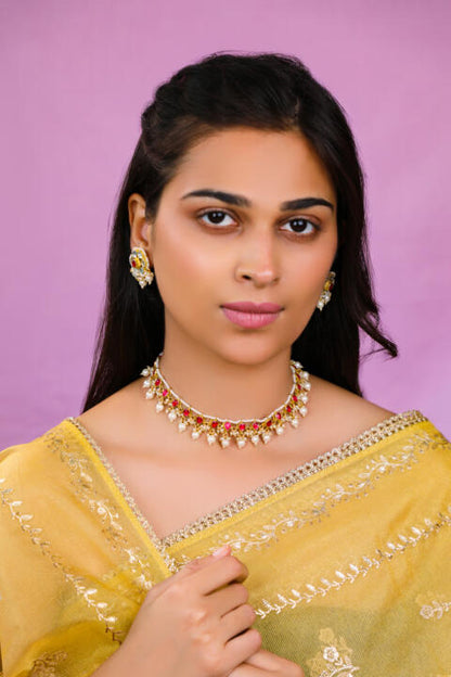 Delicate yet minimalistic single line festive wear necklace