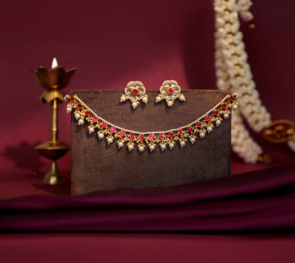 Delicate yet minimalistic single line festive wear necklace
