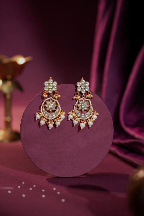 Minimalistic chandbali jaday earrings