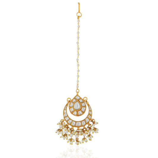 contemporary maang tikka with pearls