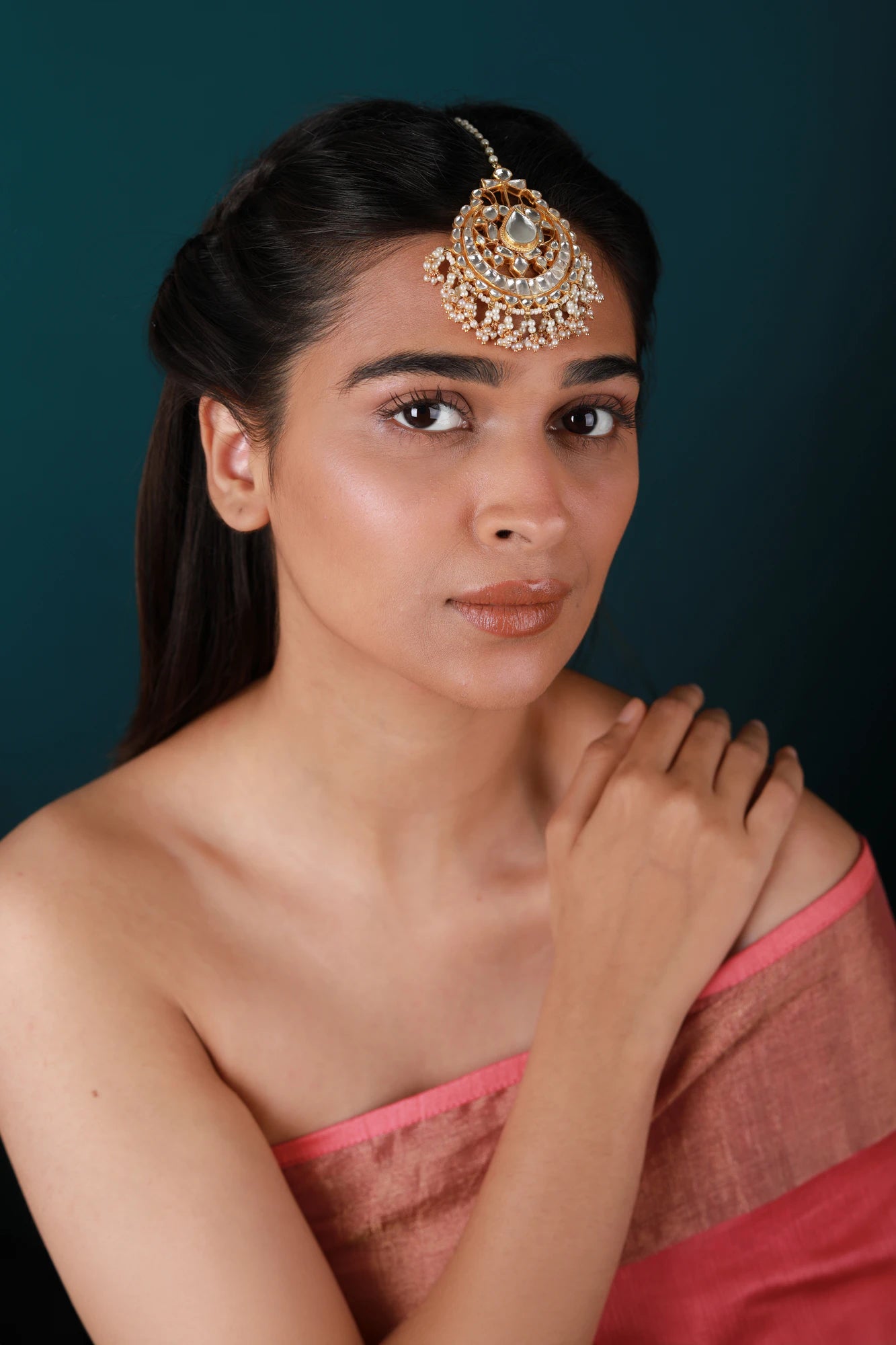 Women gold plated pearl and jadtar studded Maangtikka