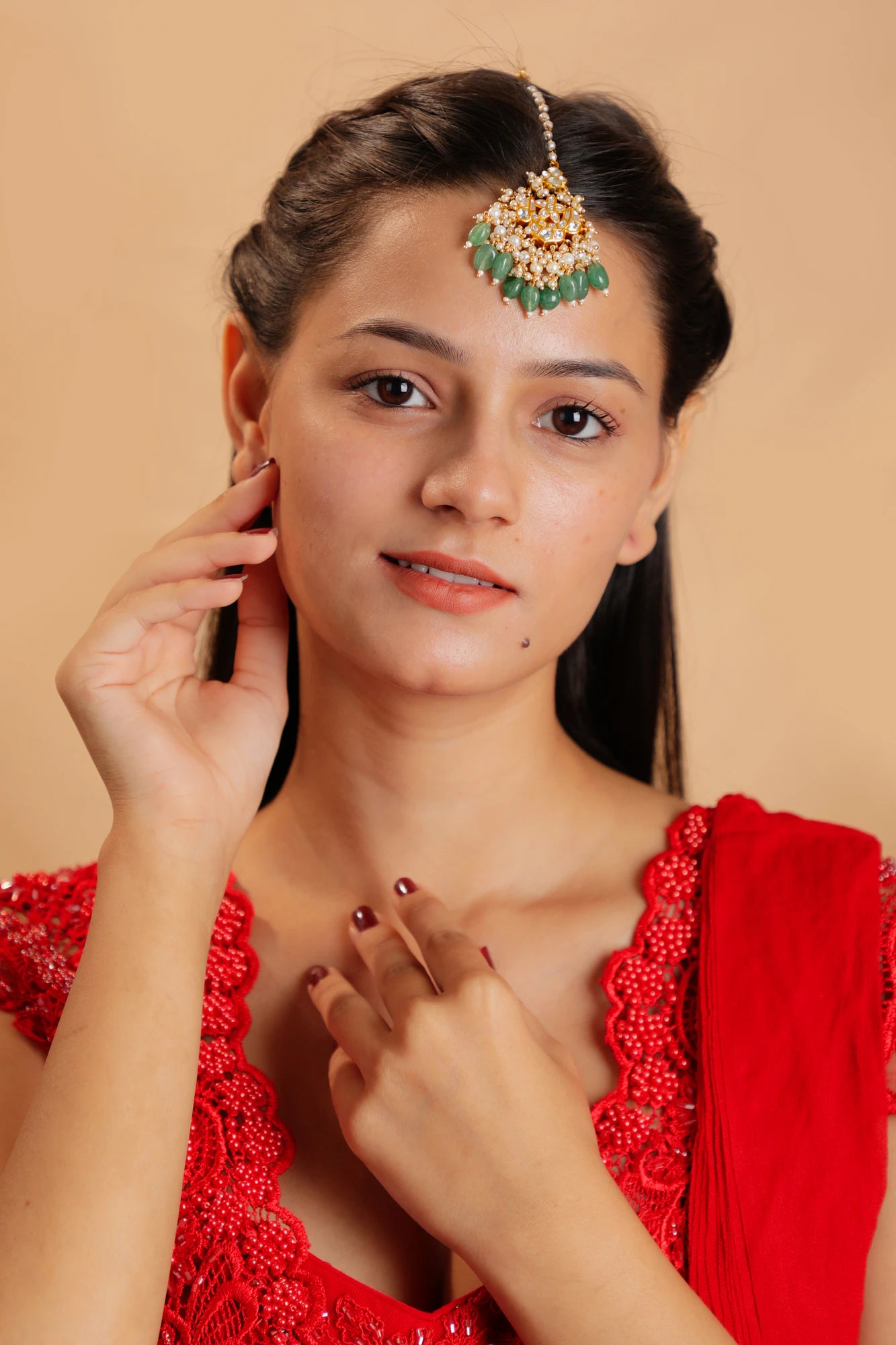 White stone chand drop maang tikka
