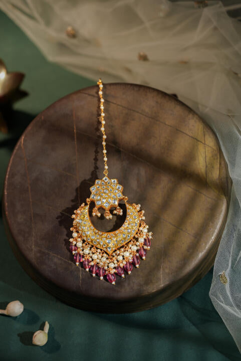 Pan shape untique tikka with rose pink drops