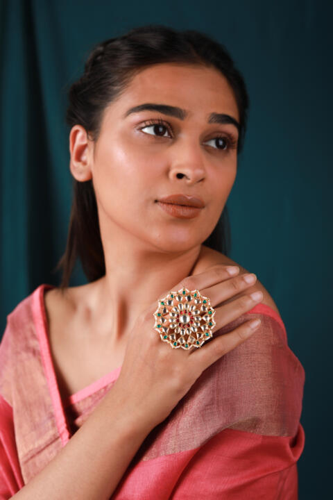 Green and red tone jadtar ring