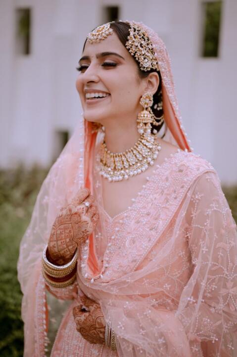 Gold Plated White Choker With Pearls Necklace Set With Earrings