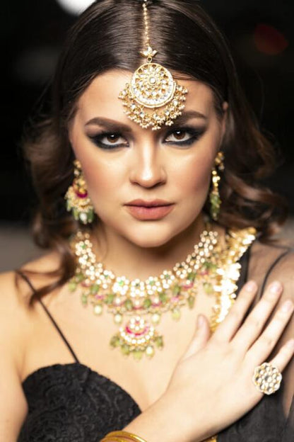 White Jadtar Studded Round Shaped Ring