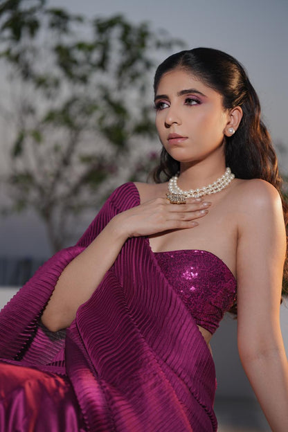 Three layered pearl Necklace (only)
