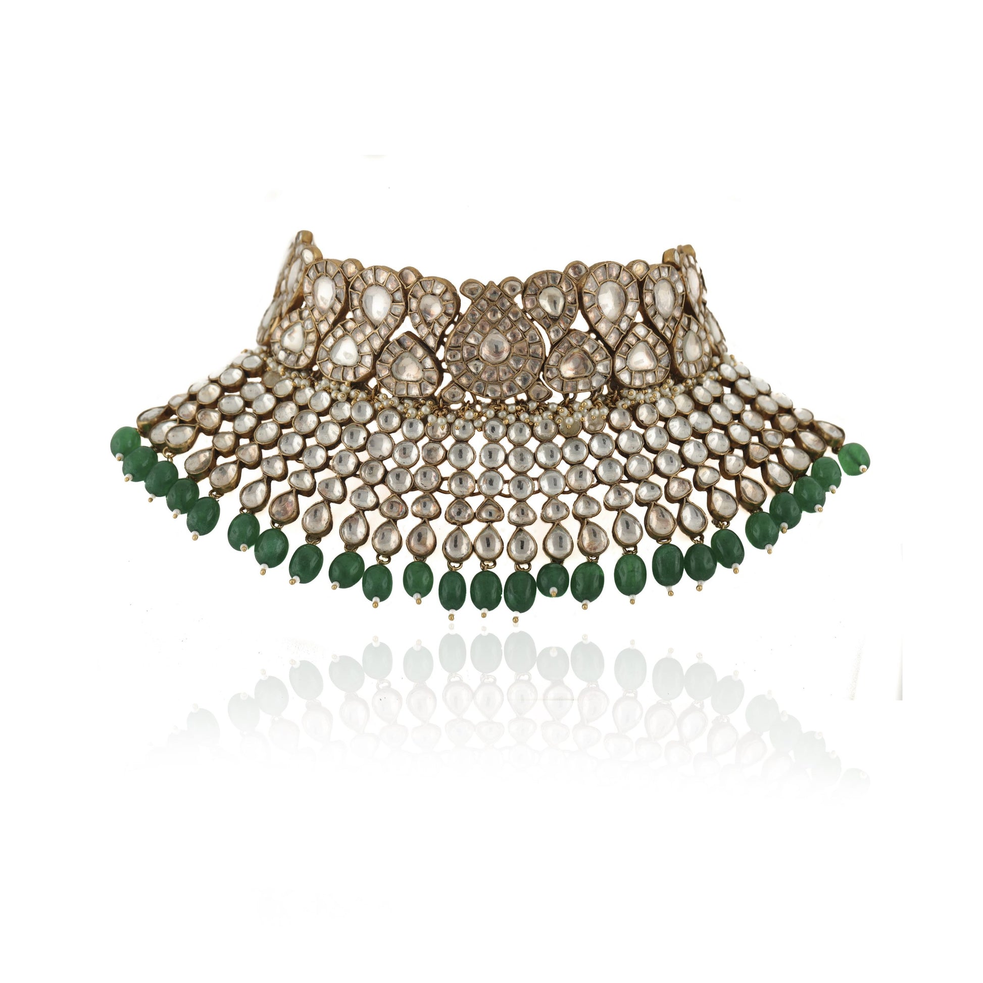 WHITE STONE NECKLACE BEADED WITH GREEN BEADED HANGINGS