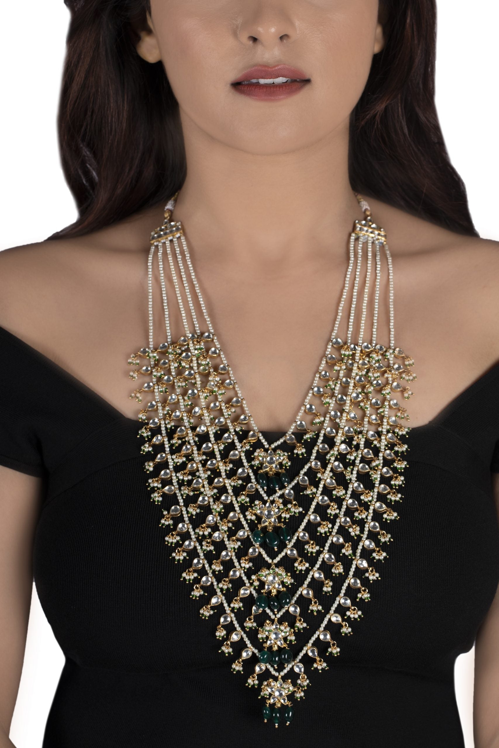 GREEN AND WHITE 5 LINE SET MIDDLE FLOWER SHAPE ON PEARL STRING 