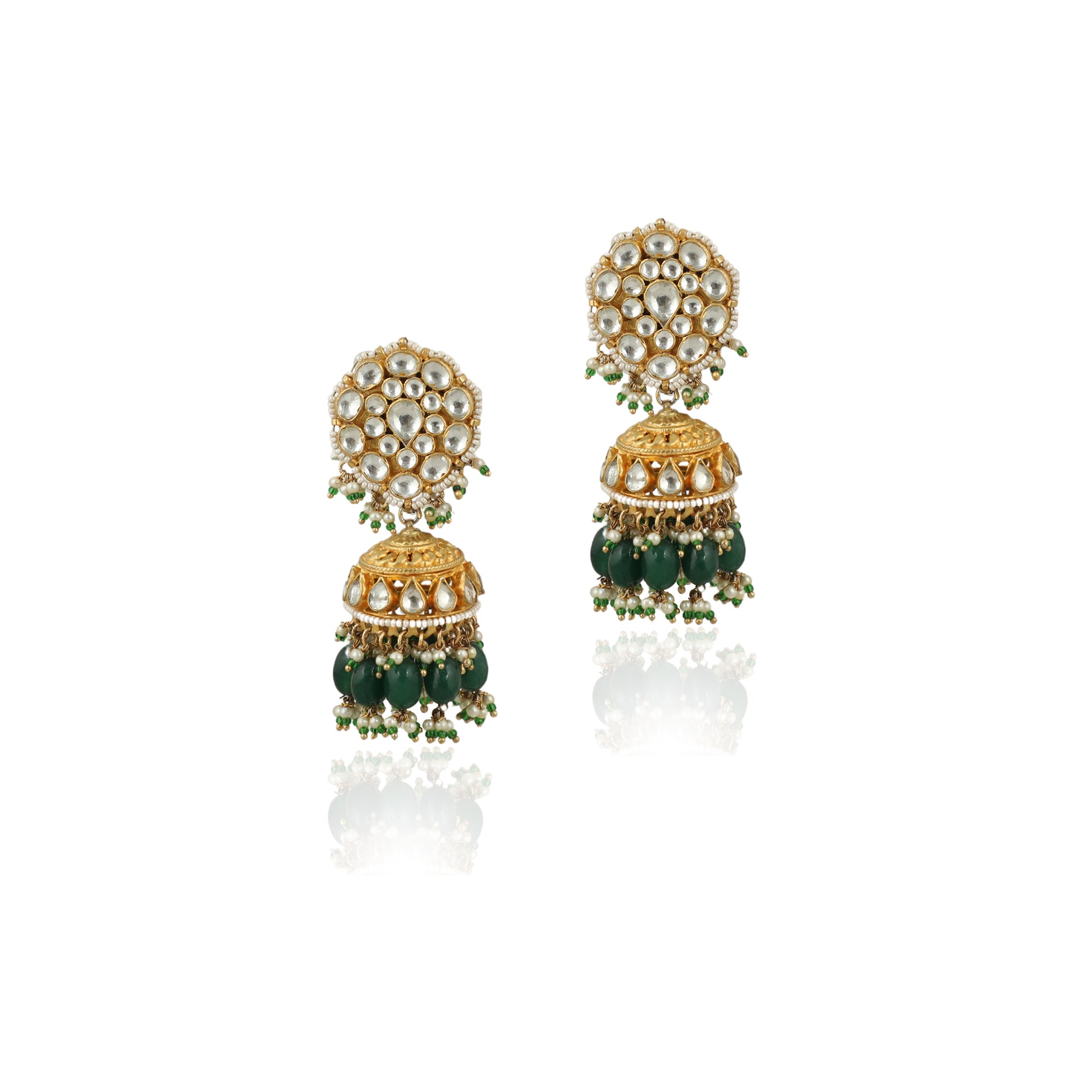  CHOKER NECKLACE SET WITH PEARL AND EMERALD GREEN BEADS, STUDDED WITH WHITE JADTAR STONES