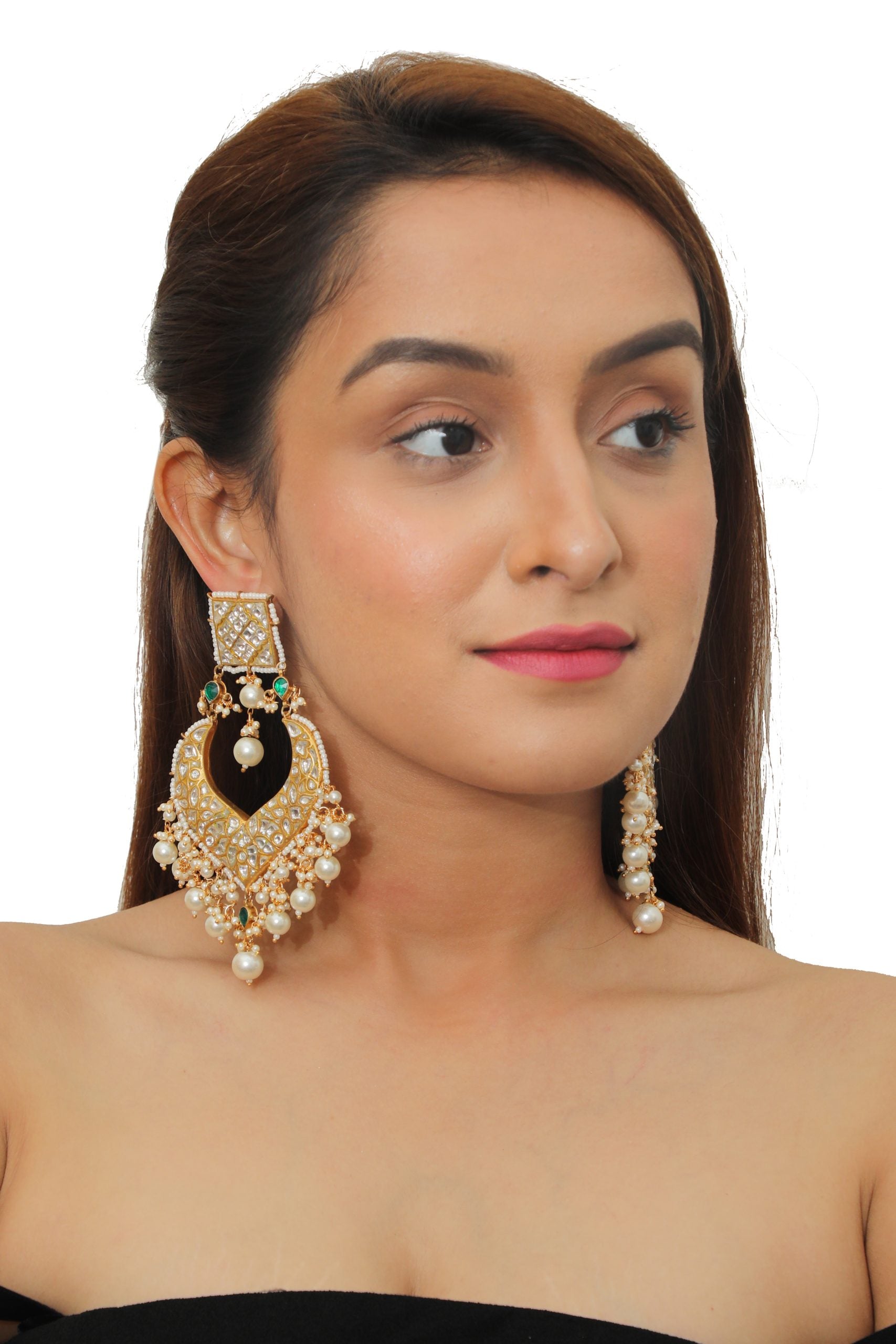 LONG CHAND BAALI EARRINGS WITH WHITE JADTAR STONES AND A TOUCH OF GREEN