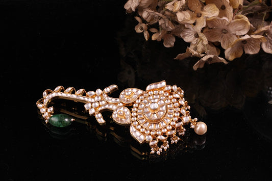  SILVER BASED GOLD COATED KILANGI WITH JADTAR STONES AN A TOUCH OF EMARALD