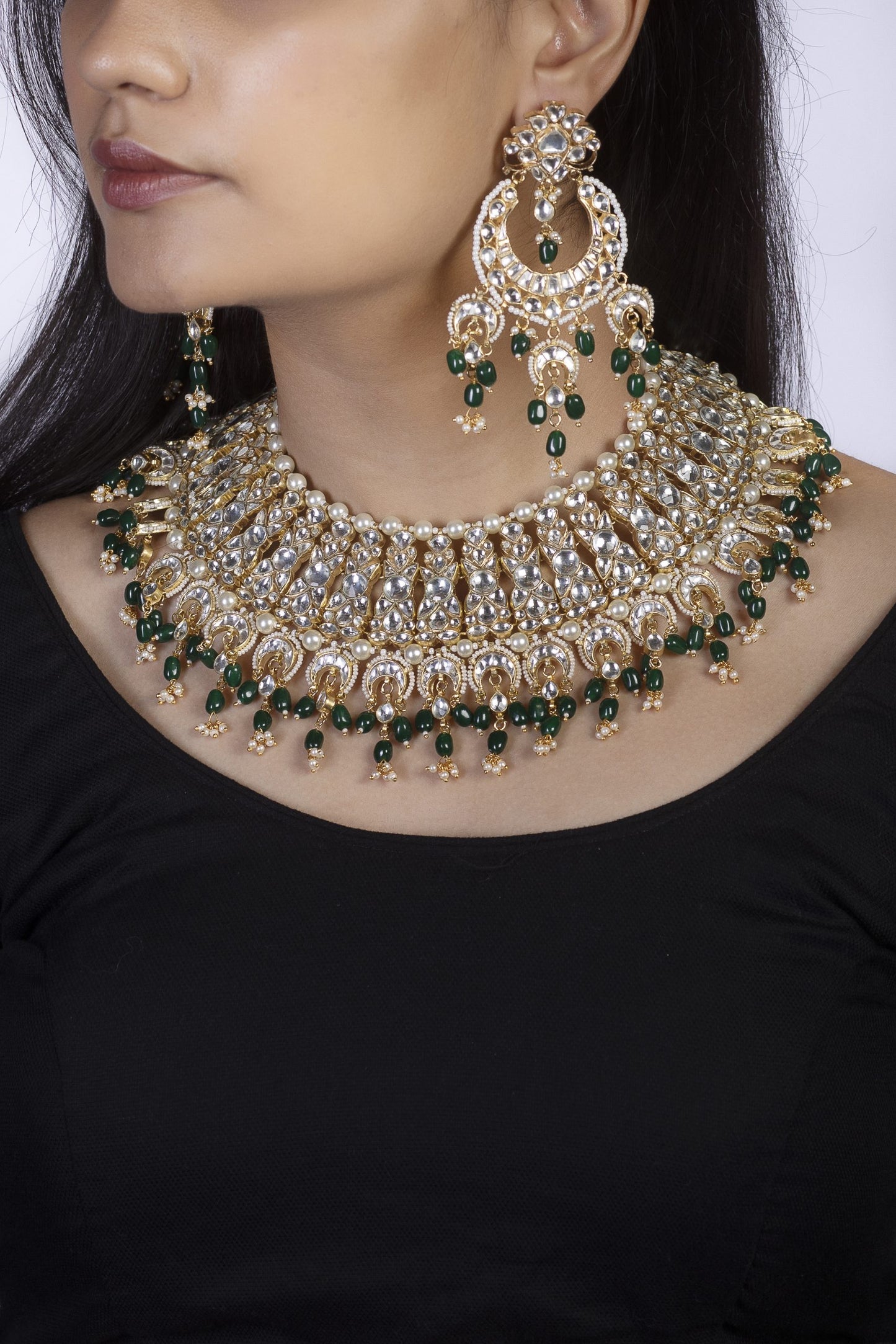 GOLD PLATED GREEN COLOR HEAVY BRIDAL NECKLACE SET