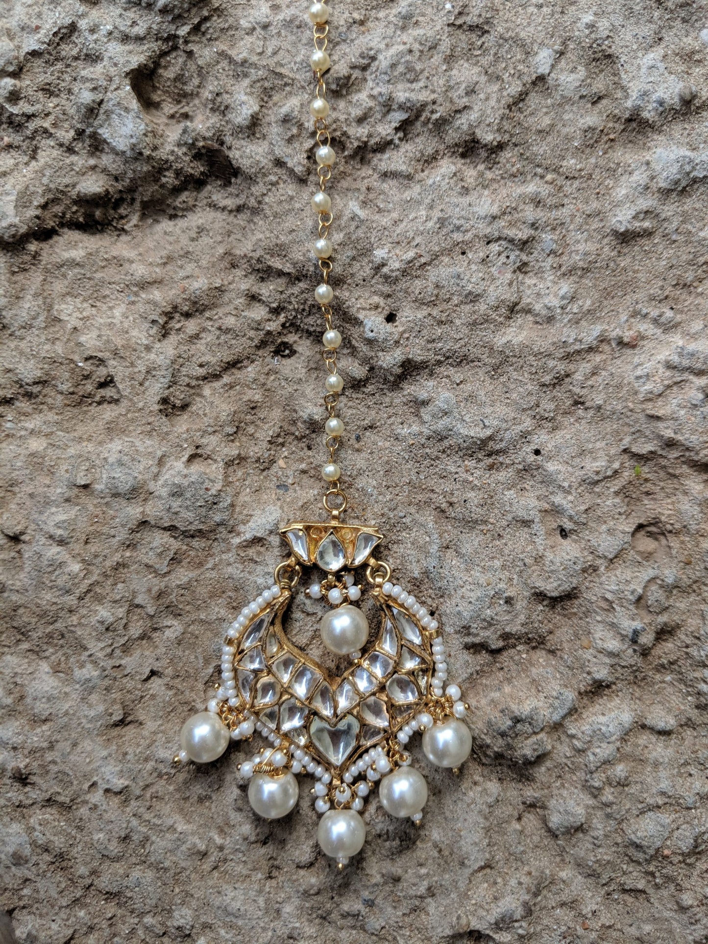 White Jadtar and White Pearl Studded Maang Tikka