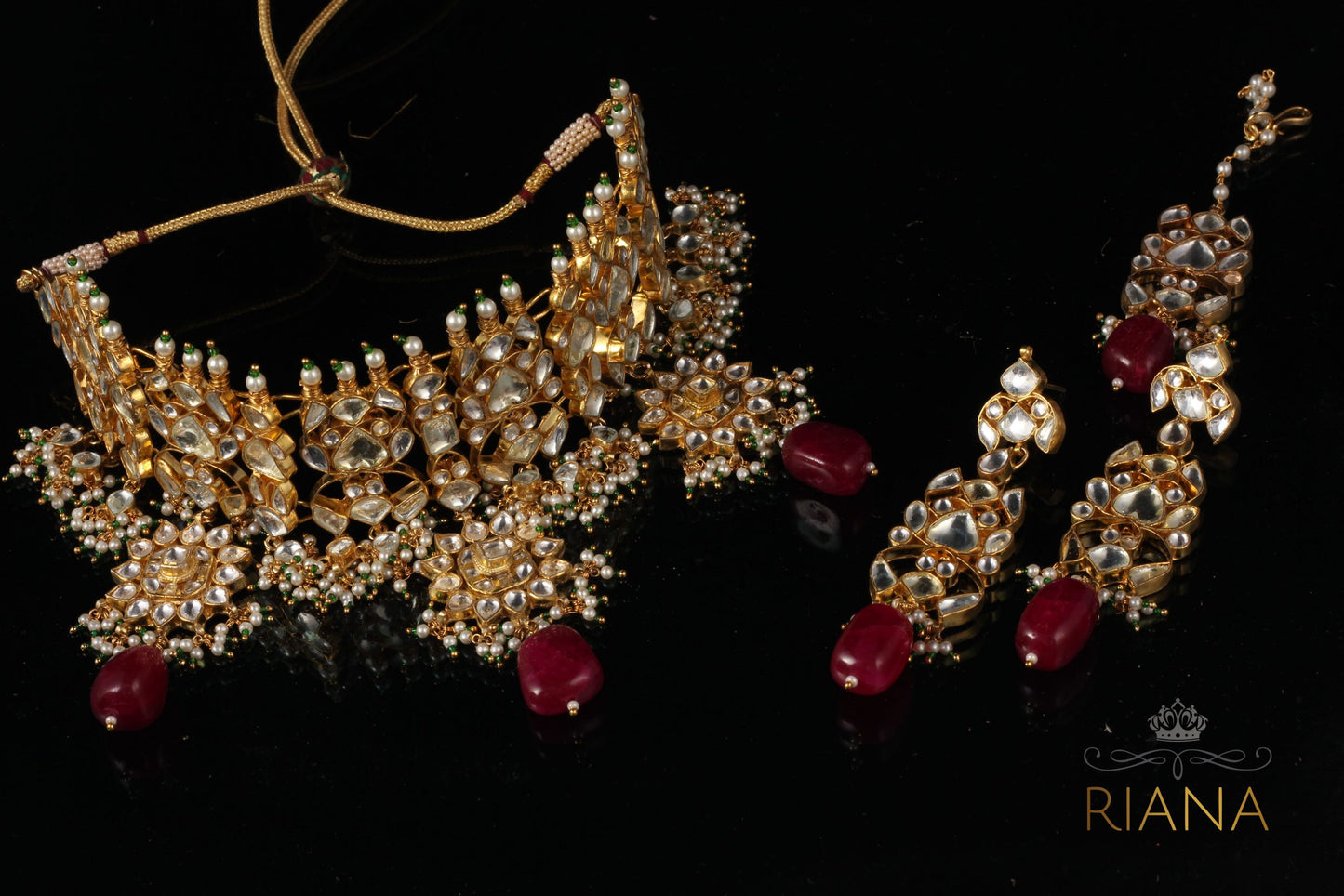 Maroon Pearls & White jadtar studded Necklace with Maang tikka